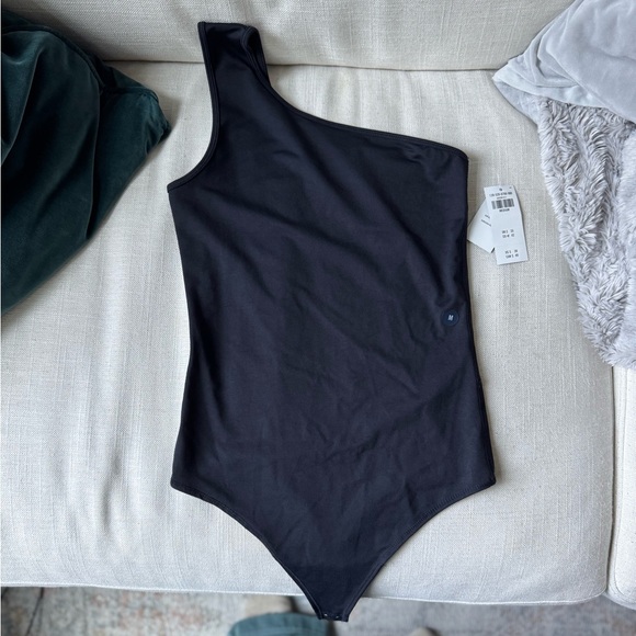 NWT Abercrombie Black One-Shoulder Bodysuit - Picture 1 of 4